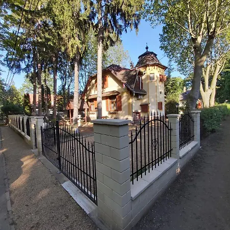 Balatonszemesi Nyaralohaz Holiday home *