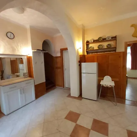 Balatonszemesi Nyaralohaz بيت للعطل Balatonszárszó